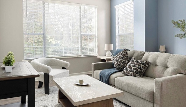 Landing | Stunning 1BD, Gym, Clubhouse