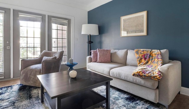 Landing | Stunning 1BD, Tennis Court, Yoga Studio