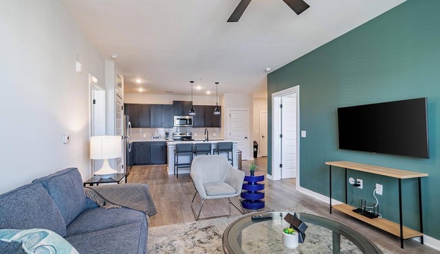 Landing | Stunning 2BD, Clubhouse, Yoga Studio