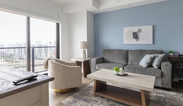 Landing | Stunning 2BD, Pool