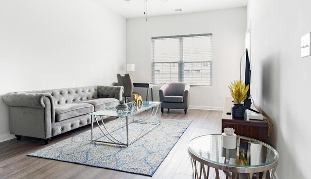 Landing Stylish 2BD Gym Pool