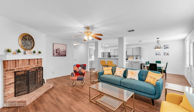 Large Groups Stay 2King 8 Beds Sleeps 16 ppl