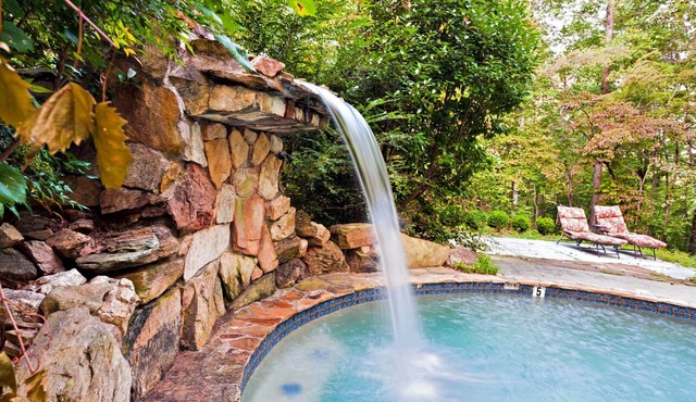 Lily Creek Lodge