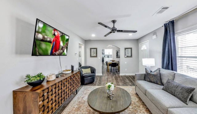 Love Street Retreat|Immaculate Rebuild 4BR Private