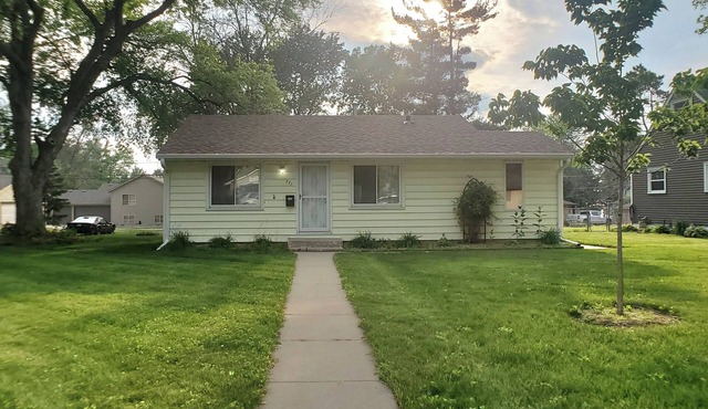 Lovely 3-bedroom house with AC in Saint Paul Park