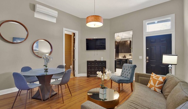 Lovely Thomas Square Condo with Shared Porch