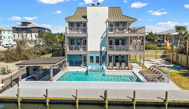 Luxe Beach Retreat: Private Pool, Spa and Dock!