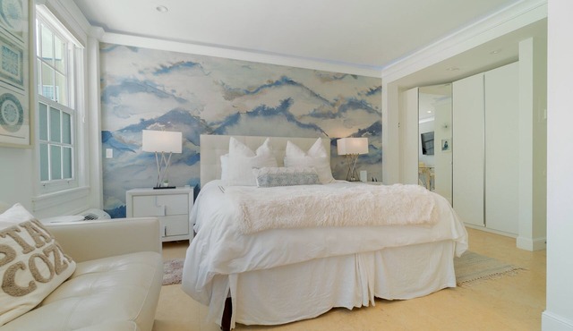 Luxe King Suite -valet parking-near beach