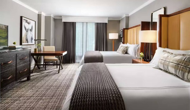 Luxe Retreat Perfect for Groups Seeking Culinary Delights Near Winery l 3 Rooms