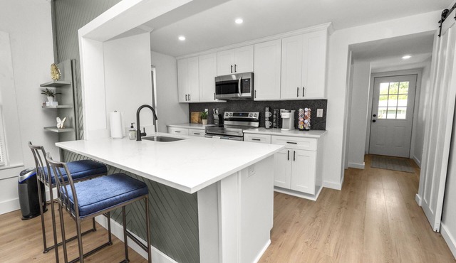 Luxurious 3BR Downtown Lakeland