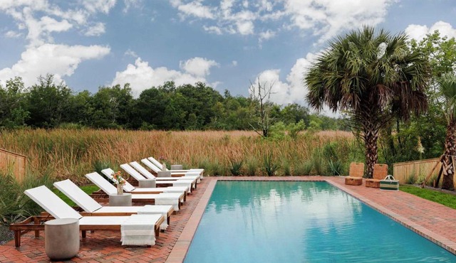 Luxurious Coastal Home Heated Pool