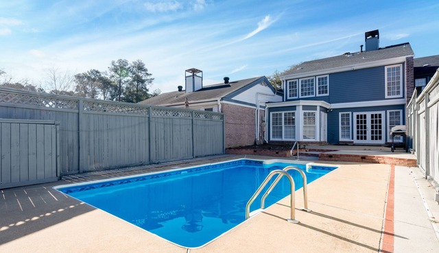 Luxurious Townhome w/sparkling private pool!
