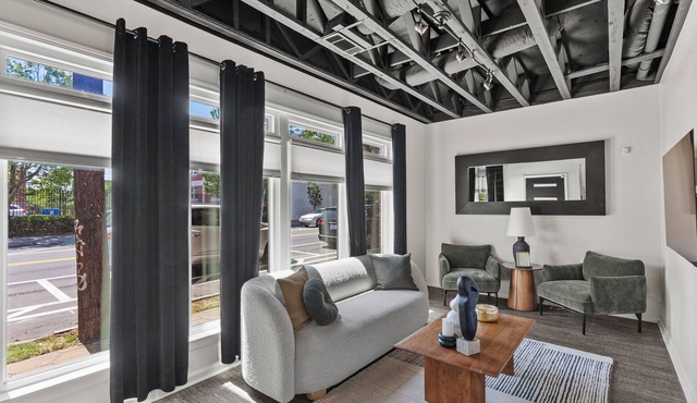 Luxury 2BR Condo on Peters St - Walk to MAJOR INTERNATIONAL SPORTING EVENT & Mercedes-Benz Stadium