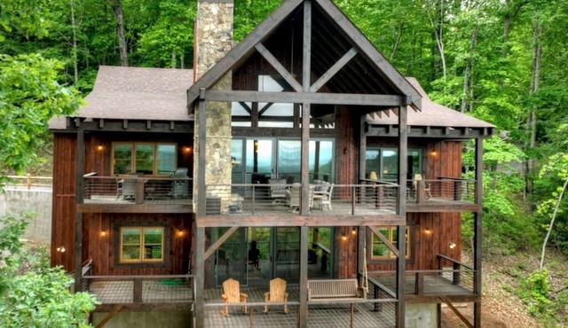 Luxury Cabin | Stunning Mtn Views | Hot Tub
