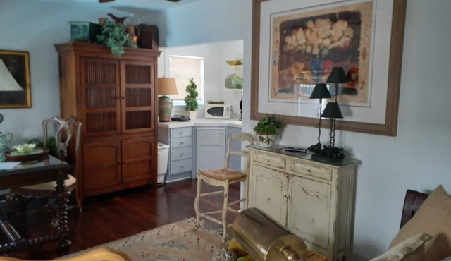 LUXURY COTTAGE IN WEST PALM BEACH FLORIDA - Unit Number #2