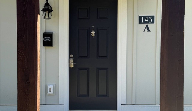 Luxury Lodging, Lakefront View, King Bed w/Private Bath, Patio