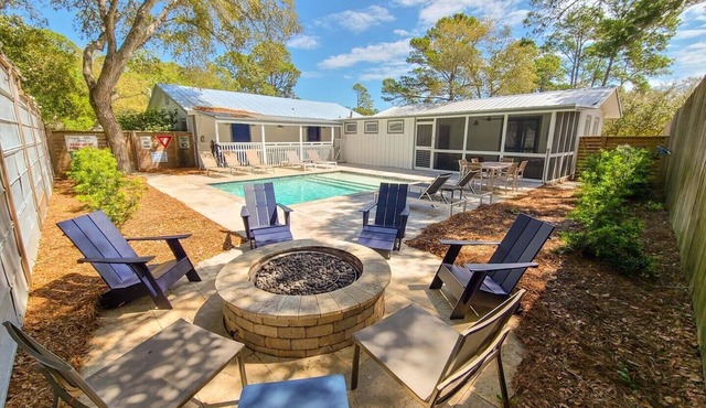 Luxury Old Seagrove Retreat, Walk to Beach/Seaside, Private Heated Pool, Game Room, Pet Friendl.