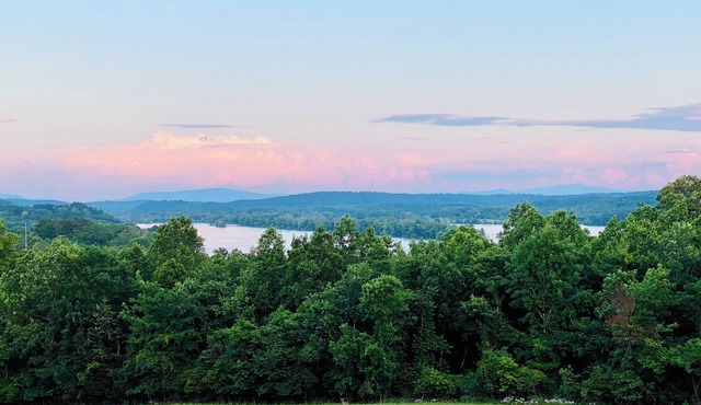 Luxury Tiny Home with River Views on 300 Acre Ranch