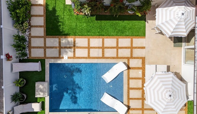 Luxury WPB 4BR Oasis with Private Pool & BBQ