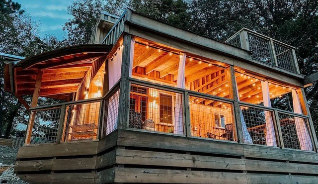 Magical Tennessee Tiny House with a Rooftop Deck
