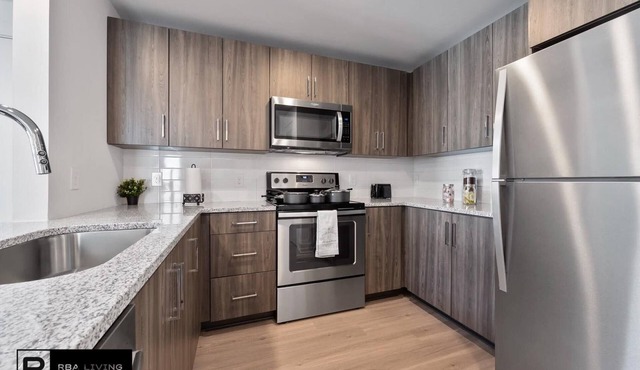 Magnificent 1 BR Skylar Apartment By RBA Living