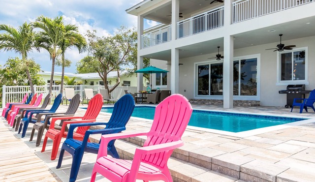 Magnificent 2-story Waterview Dreams Villa on canal! A Dream Vacation!