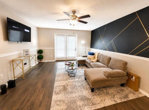 Magnolia Haus Hoover King and Queen Stay E1