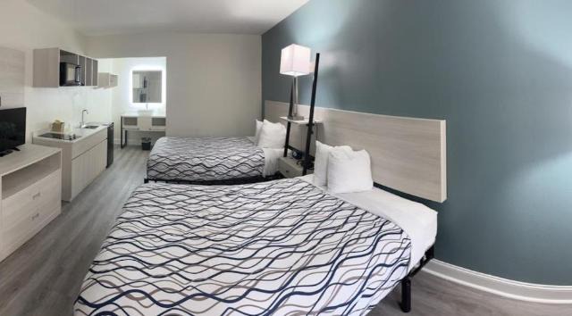 Magnolia Inn Extended Stay of Kingsland - New 2025 - Book a Kitchen Room - 12 Noon Check Out - 4K Black Beds - Saltwater-Mineral Pool open until 4AM - 24-7 Front Desk - LUXE Coffee Bar Award Winning Inn - Save by phone - 912-576-4777