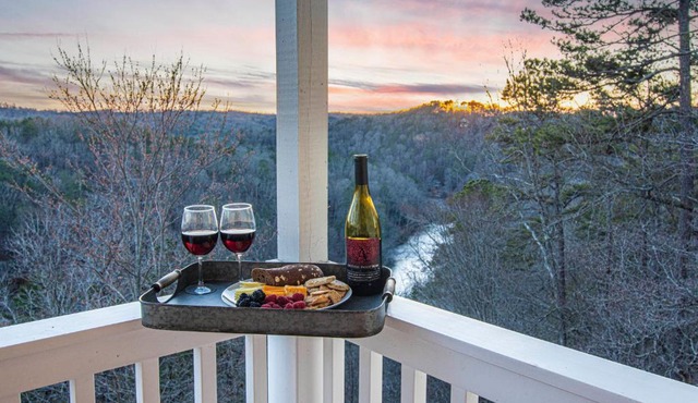 MAJESTIC MOUNTAIN MANOR- Spectacular Mtn & River VIEWS, 5bed 4ba,Resort amenities