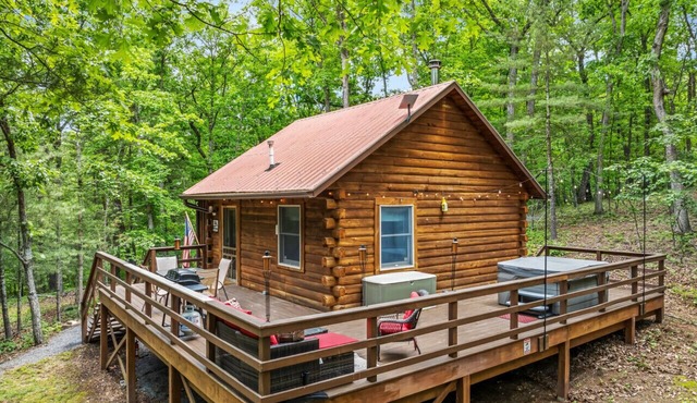 Mallard Creek Cabin - Classic Escape!