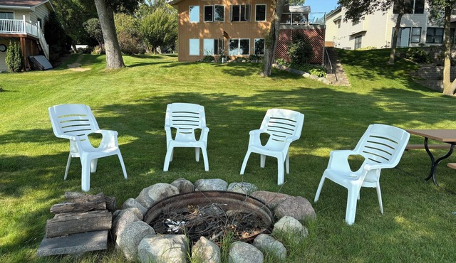 Maple Lake Retreat - Spacious lake home with private sand beach/swimming area