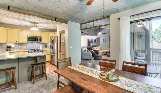 Marina Villa Condo at Lake Keowee w/Fireplace