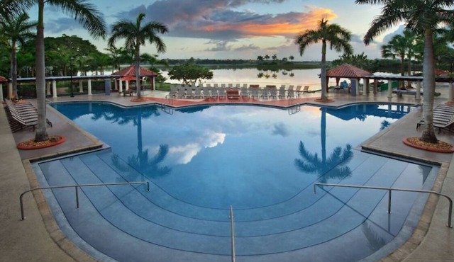 Marriott's Villas at Doral 2BR Villa - Full Kitchen - Sleeps 8 Must Stay!