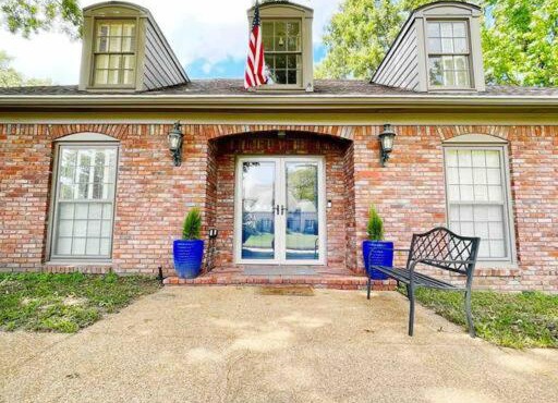 Memphis Colonial