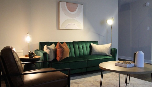 Mid-Century Modern GEM! Great for long term stays!