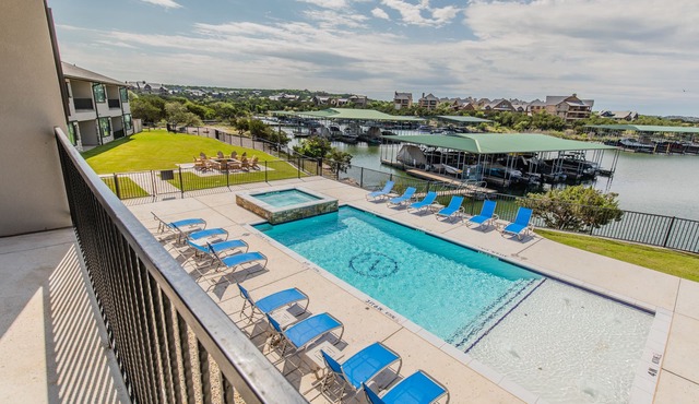 "Mimi's Place" Waterfront Condo