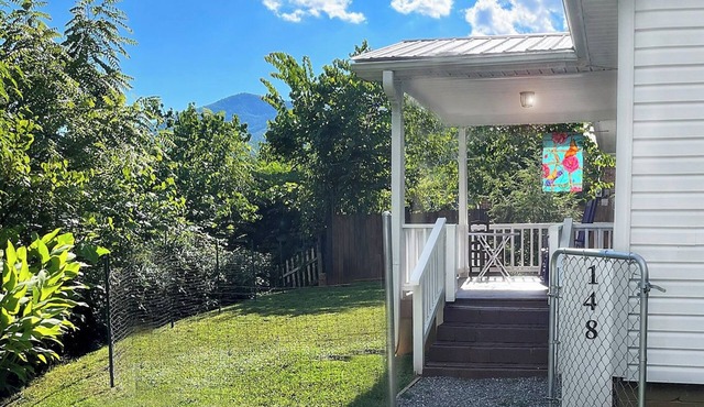 Miraflor Guest House, family and pet friendly