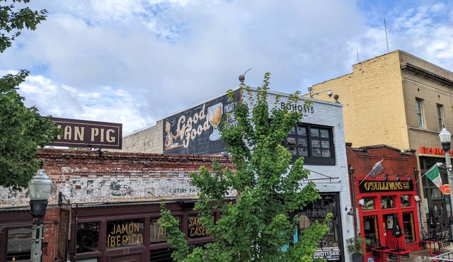 Modern 1-Bedroom in Downtown Decatur