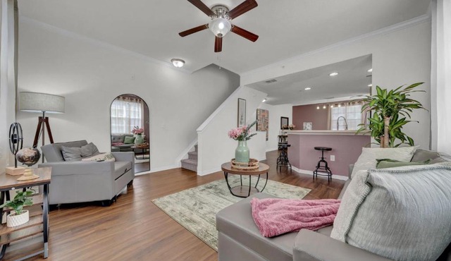 Modern 2BR2BA Pool Gym Near Airport #8