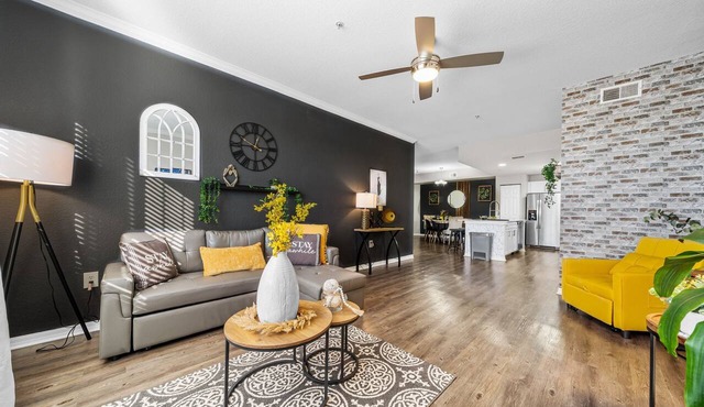 Modern 3-Bed/2-Bath Tampa Apartment: Comfort Meets Convenience for Corporate Travelers