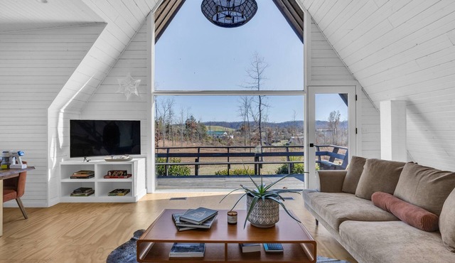 Modern 4 Bedroom A-Frame on 21 Acres W/View