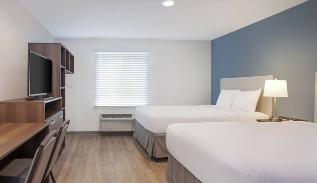 Modern 4 Suites in Queen Size Beds w/Kitchen