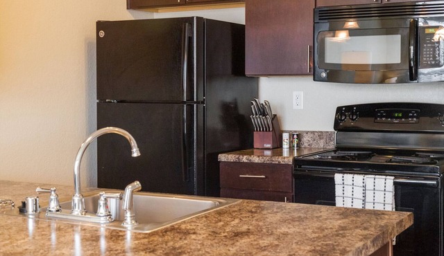 Modern Apartment in Prime Location (ID7453X0)