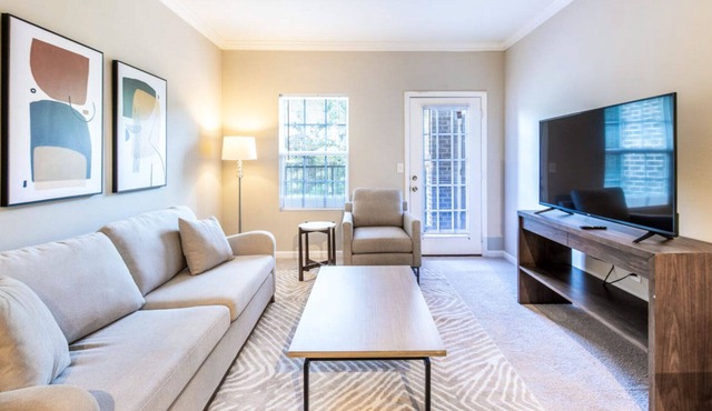 Modern Apartment in Prime Location (ID7473X04)