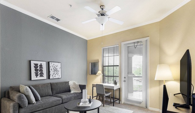 Modern Apartment in Prime Location (ID8985X20)