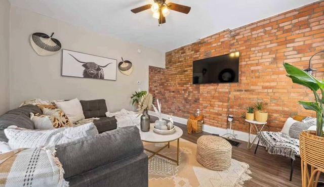 Modern Boho Condo | Walk to Downtown Columbus