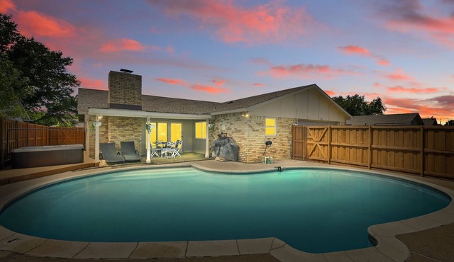 Modern & Chic 4-BD/2-BA | Pool, Hot Tub, BBQ Grill