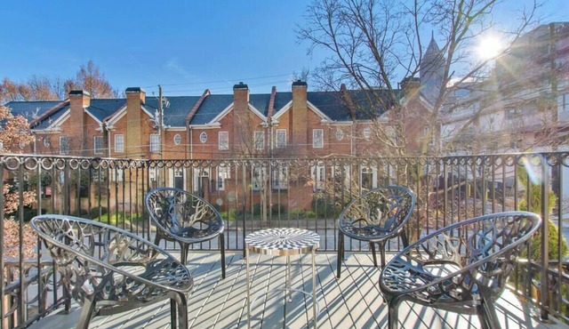 Modern Designer 3 Bedroom Townhouse in Midtown