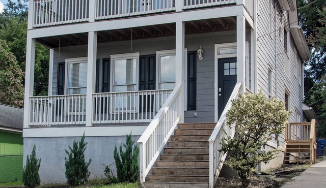Modern Getaway! Centrally Located & Family Friendly