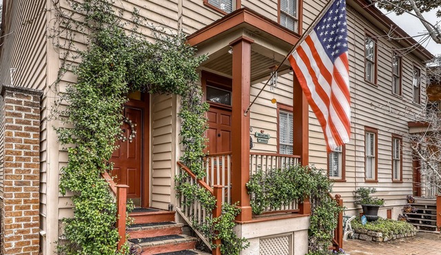 Modern Historic District duplex spacious and short walk to parks and restaurants